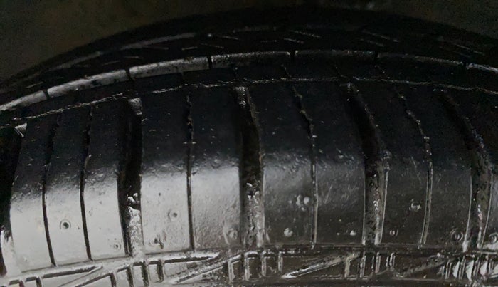 2012 Hyundai i10 SPORTZ 1.2 AT, Petrol, Automatic, 39,736 km, Right Front Tyre Tread