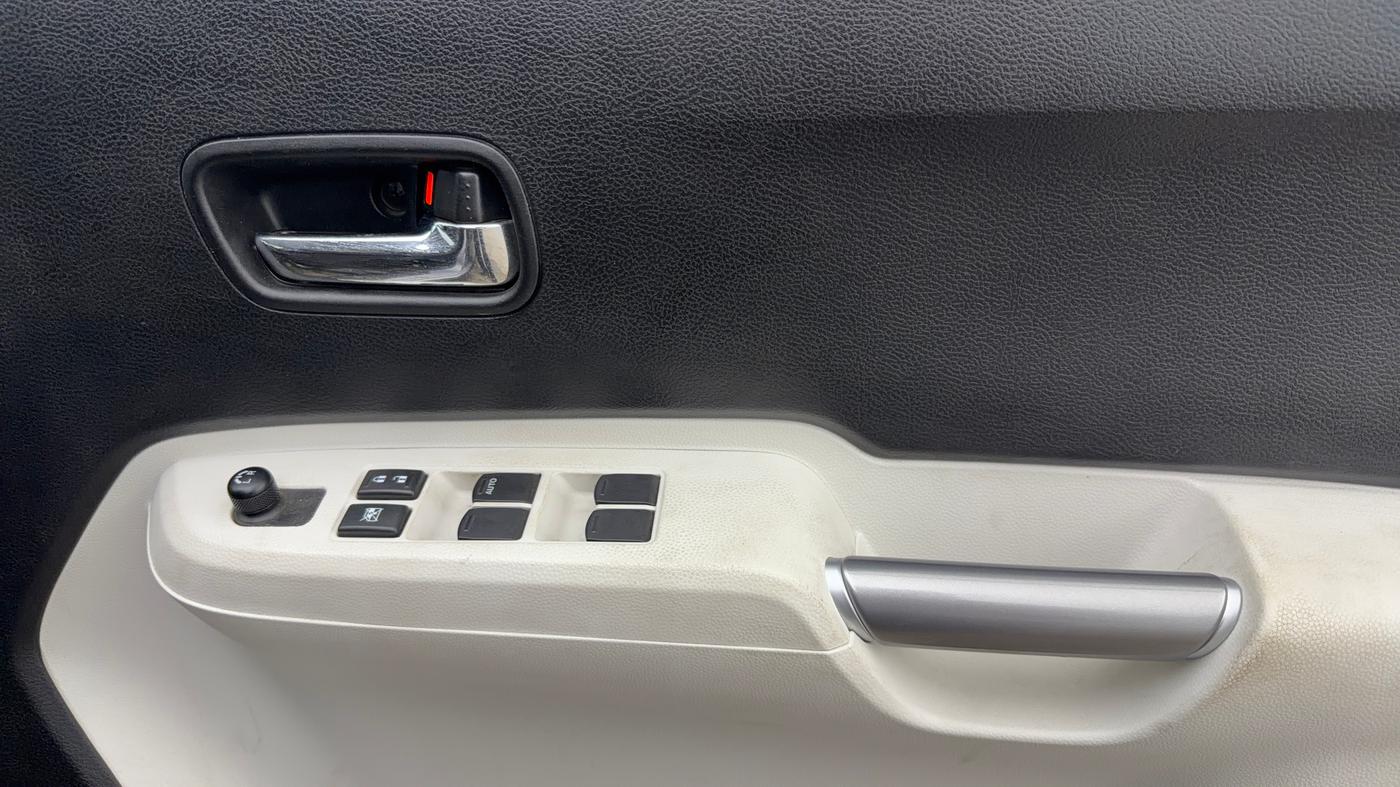 2025 Maruti IGNIS DELTA 1.2 AMT, Petrol, Automatic, 3,020 km, Driver Side Door Panels Control