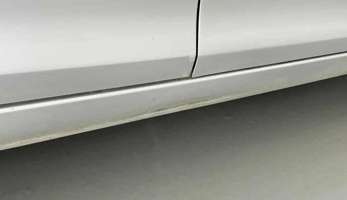 2013 Maruti Swift Dzire VXI, Petrol, Manual, 57,473 km, Right running board - Slightly dented