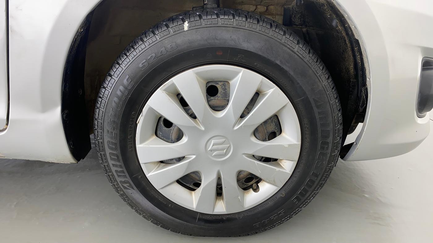 2013 Maruti Swift Dzire VXI, Petrol, Manual, 57,473 km, Right Front Wheel