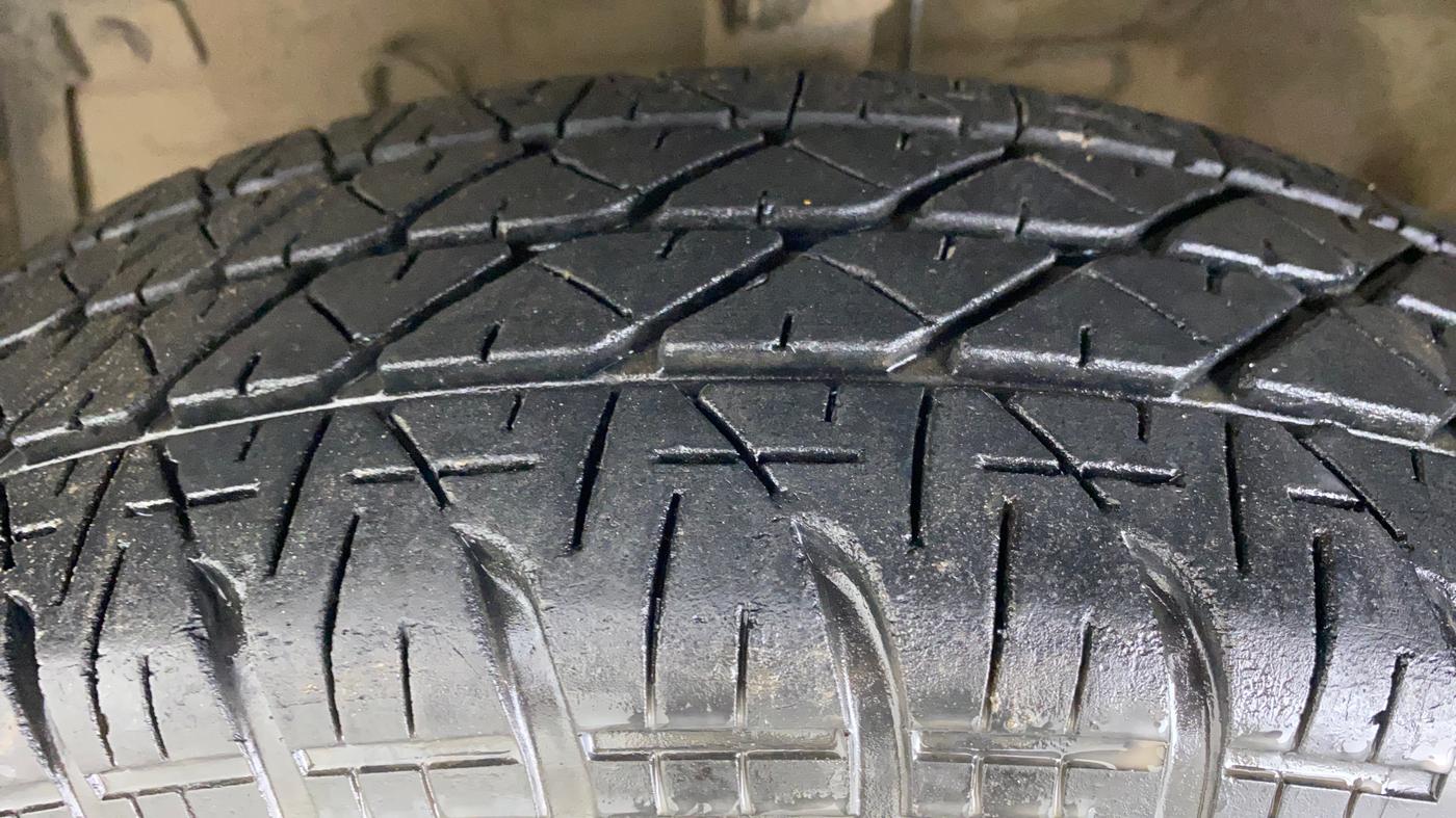 2013 Maruti Swift Dzire VXI, Petrol, Manual, 57,473 km, Left Front Tyre Tread