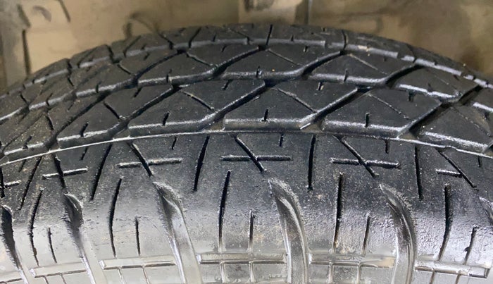 2013 Maruti Swift Dzire VXI, Petrol, Manual, 57,473 km, Left Front Tyre Tread