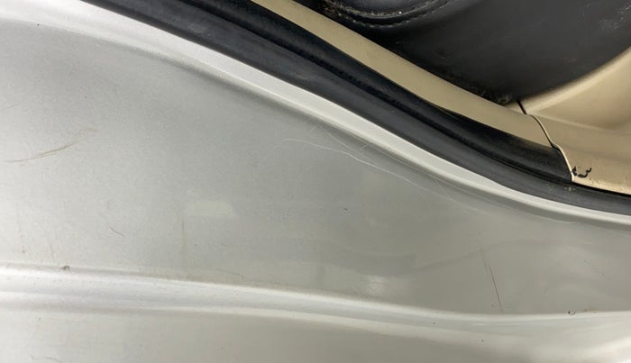 2013 Maruti Swift Dzire VXI, Petrol, Manual, 57,473 km, Right C pillar - Minor scratches