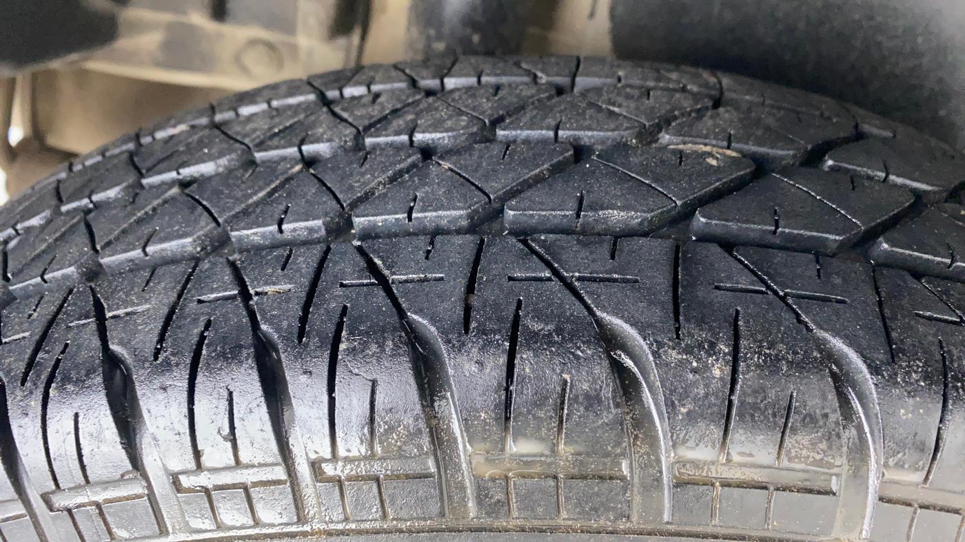 2013 Maruti Swift Dzire VXI, Petrol, Manual, 57,473 km, Right Rear Tyre Tread
