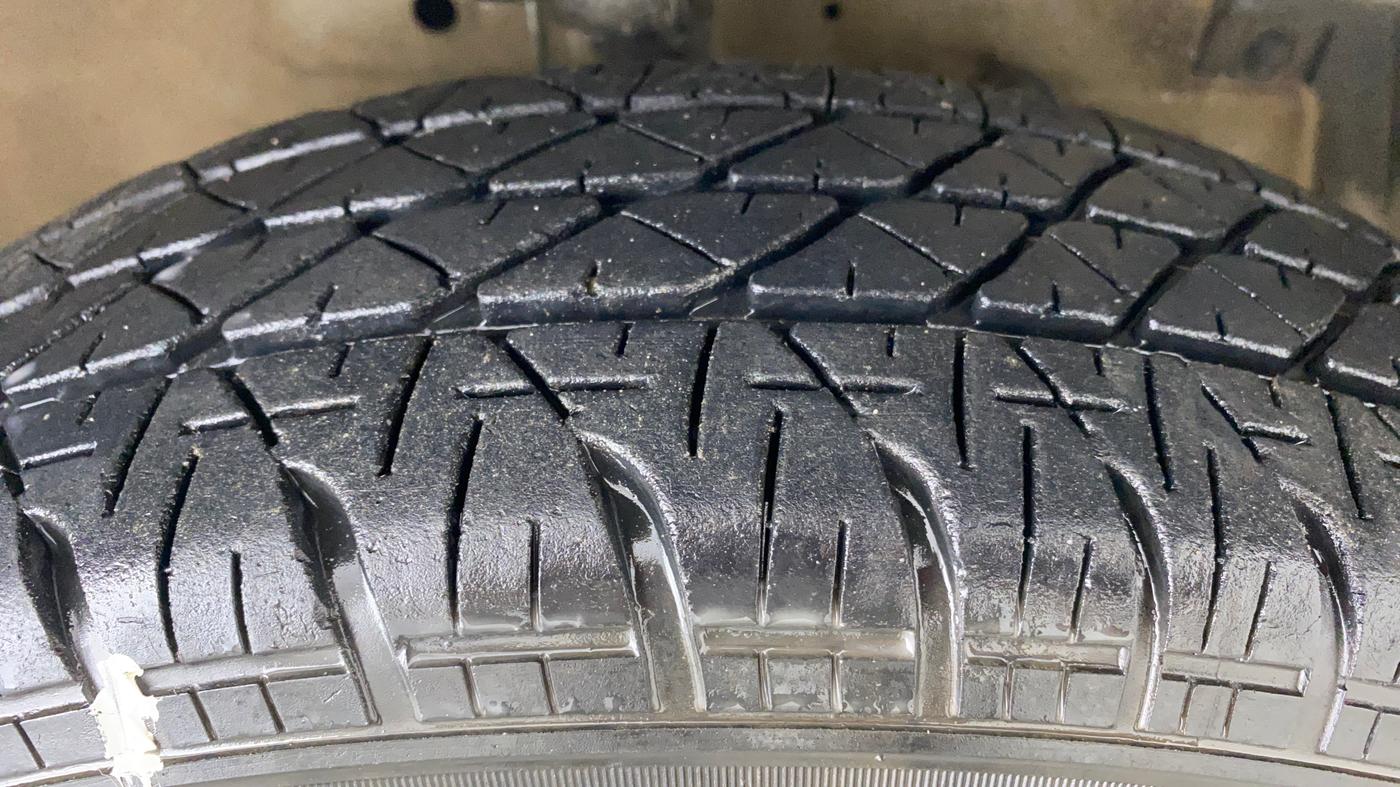 2013 Maruti Swift Dzire VXI, Petrol, Manual, 57,473 km, Right Front Tyre Tread