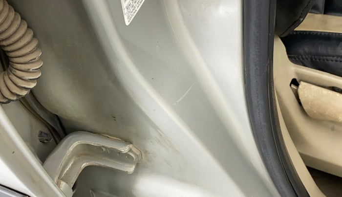 2013 Maruti Swift Dzire VXI, Petrol, Manual, 57,473 km, Right B pillar - Minor scratches