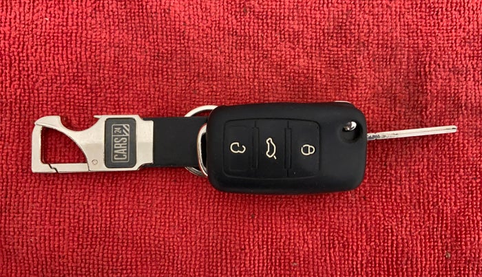 2018 Volkswagen Ameo COMFORTLINE 1.0, Petrol, Manual, 14,851 km, Key Close Up