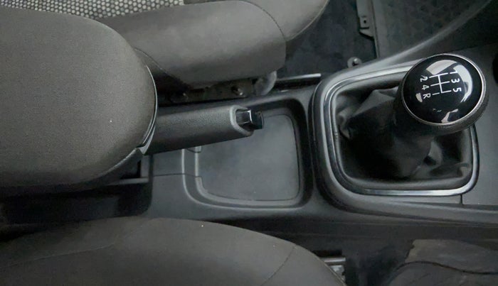 2018 Volkswagen Ameo COMFORTLINE 1.0, Petrol, Manual, 14,851 km, Gear Lever