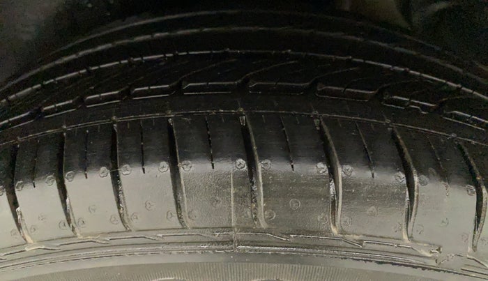 2017 Hyundai Creta E PLUS 1.6 PETROL, Petrol, Manual, 81,347 km, Left Rear Tyre Tread
