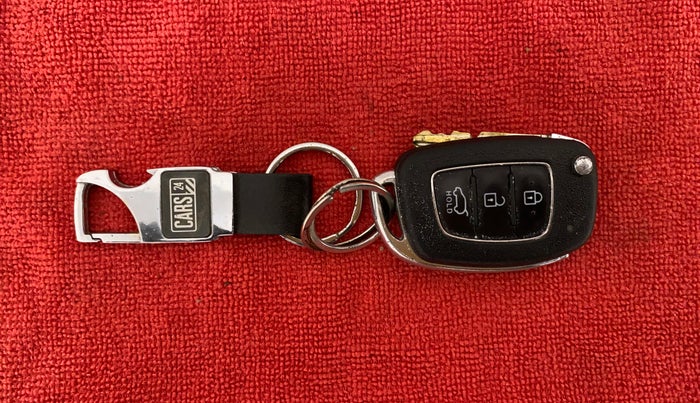 2017 Hyundai Creta E PLUS 1.6 PETROL, Petrol, Manual, 81,347 km, Key Close Up