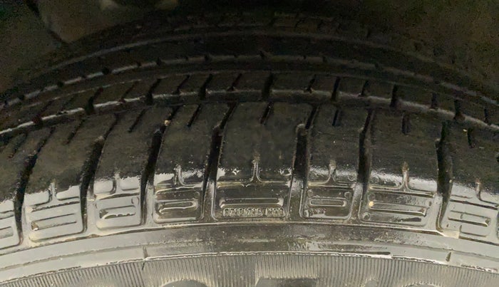 2017 Hyundai Creta E PLUS 1.6 PETROL, Petrol, Manual, 81,347 km, Left Front Tyre Tread