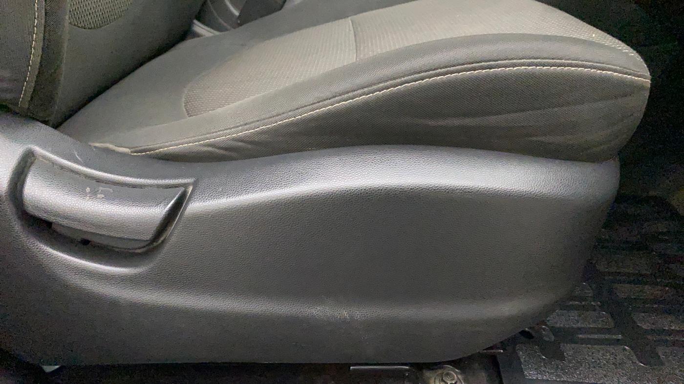 2017 Hyundai Creta E PLUS 1.6 PETROL, Petrol, Manual, 81,347 km, Driver Side Adjustment Panel