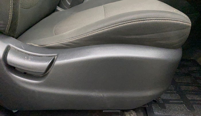 2017 Hyundai Creta E PLUS 1.6 PETROL, Petrol, Manual, 81,347 km, Driver Side Adjustment Panel