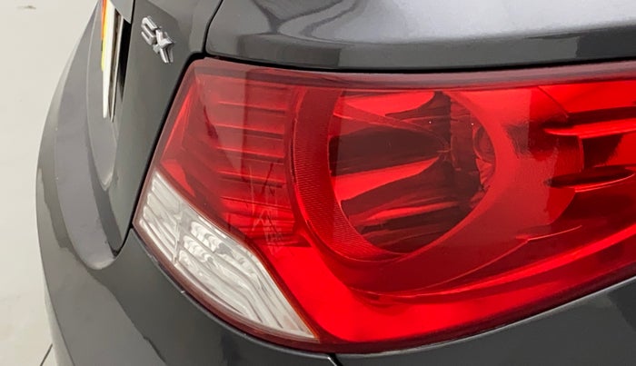 2013 Hyundai Verna FLUIDIC 1.6 VTVT SX, Petrol, Manual, 61,812 km, Right tail light - Minor damage