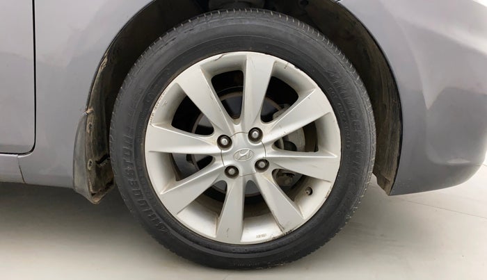 2013 Hyundai Verna FLUIDIC 1.6 VTVT SX, Petrol, Manual, 61,812 km, Right Front Wheel