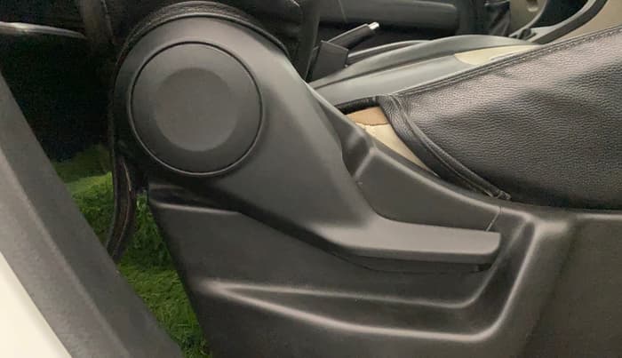 2021 Maruti New Wagon-R VXI 1.0, Petrol, Manual, 35,262 km, Driver Side Adjustment Panel