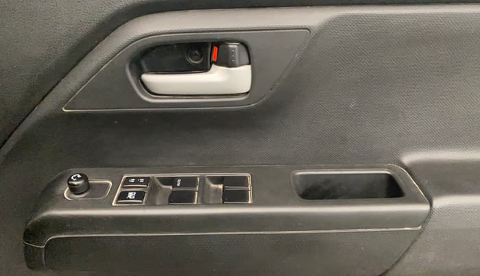 2021 Maruti New Wagon-R VXI 1.0, Petrol, Manual, 35,262 km, Driver Side Door Panels Control