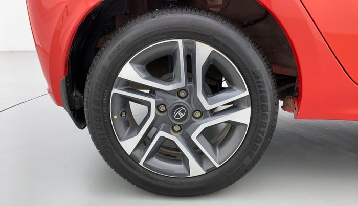 2020 Tata Tiago XZ+ 1.2 Revotron, Petrol, Manual, 8,135 km, Right Rear Wheel