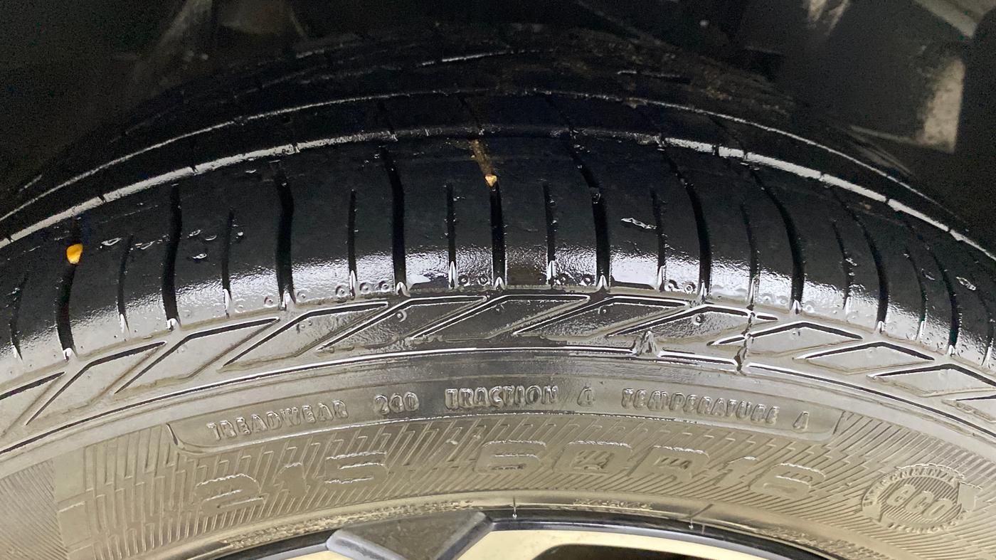 2023 Tata NEXON XZA PLUS SUNROOF PETROL, Petrol, Automatic, 24,391 km, Right Front Tyre Tread