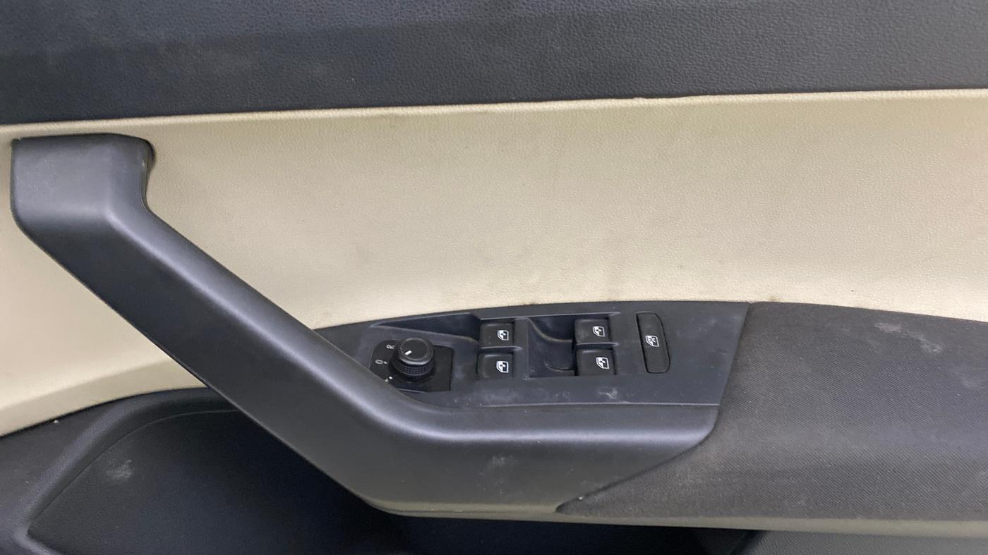 2022 Skoda SLAVIA ACTIVE 1.0L TSI MT, Petrol, Manual, 84,414 km, Driver Side Door Panels Control