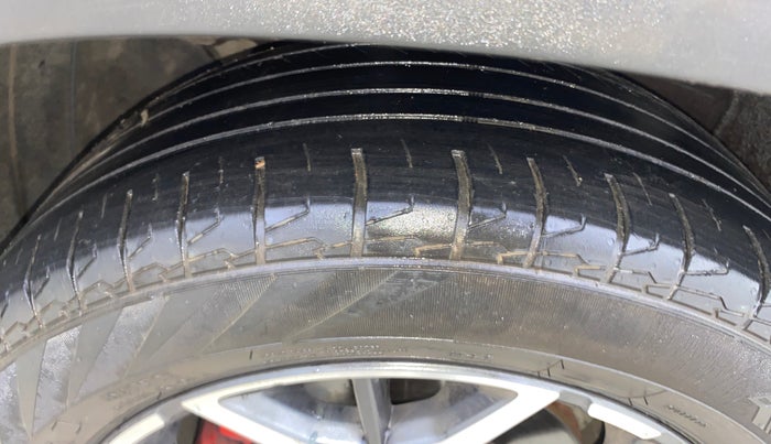 2022 KIA SELTOS GTX PLUS DCT 1.4 PETROL, Petrol, Automatic, 52,119 km, Left Front Tyre Tread