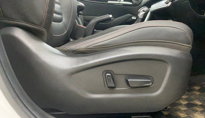 2022 KIA SELTOS GTX PLUS DCT 1.4 PETROL, Petrol, Automatic, 52,119 km, Driver Side Adjustment Panel