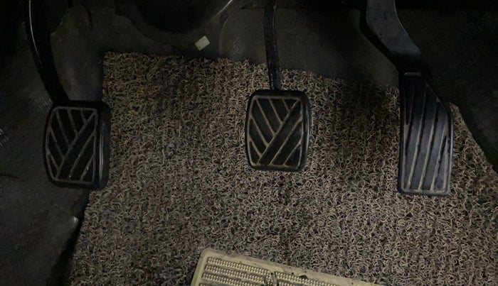 2015 Maruti Ritz VXI, CNG, Manual, 61,844 km, Pedals