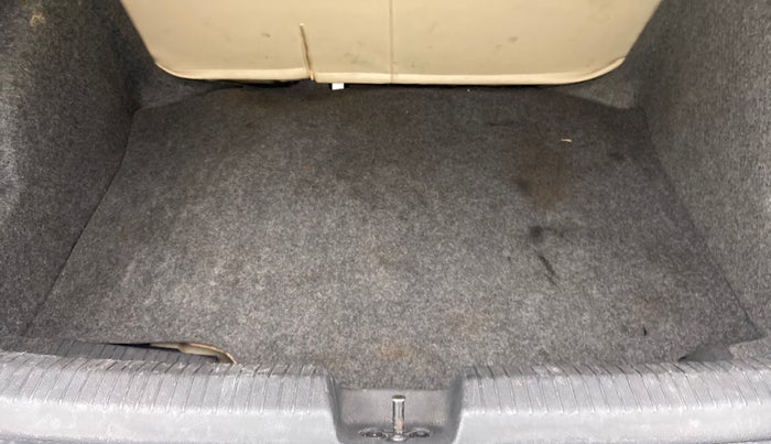 2018 Volkswagen Ameo HIGHLINE1.5L, Diesel, Manual, 90,944 km, Boot Inside