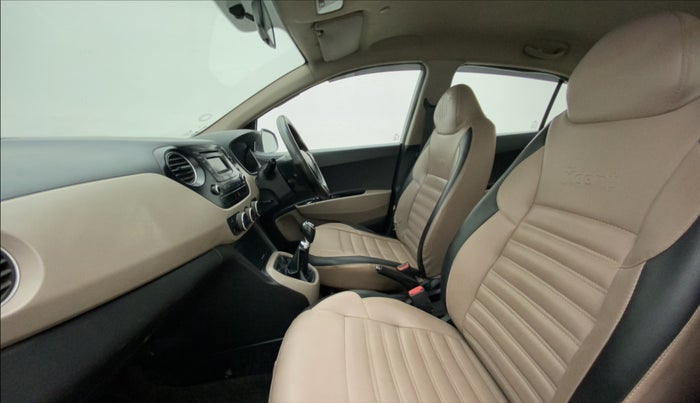 2015 Hyundai Xcent S (O) 1.2, Petrol, Manual, 76,489 km, Right Side Front Door Cabin