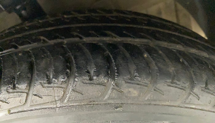 2015 Hyundai Xcent S (O) 1.2, Petrol, Manual, 76,489 km, Right Front Tyre Tread