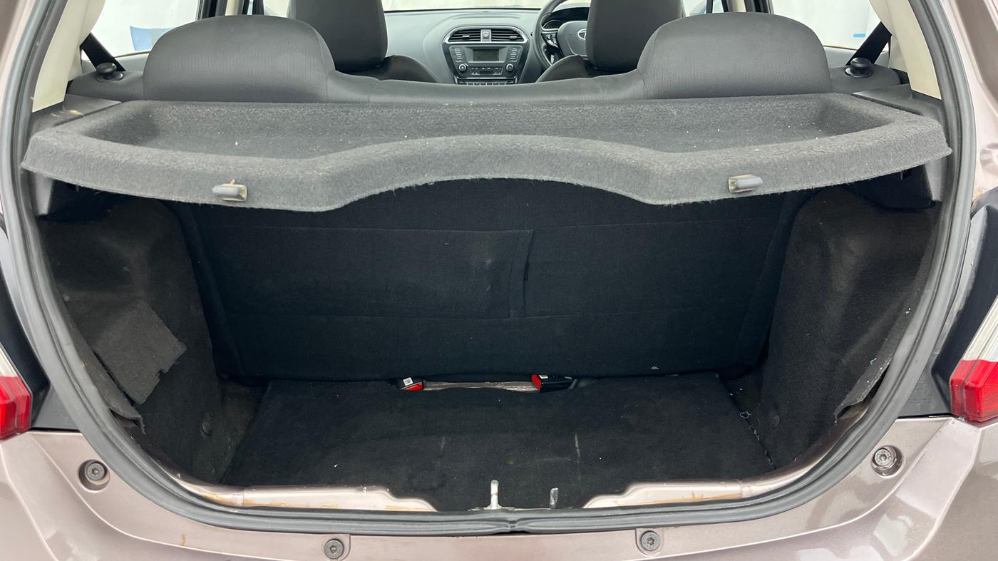 2018 Tata Tiago XZ PETROL, Petrol, Manual, 49,935 km, Boot Inside