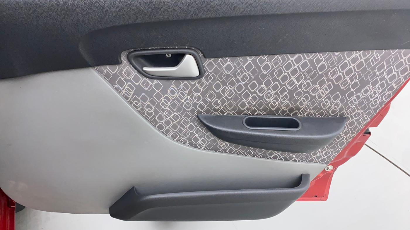 2017 Maruti Alto 800 LXI, Petrol, Manual, 64,509 km, Driver Side Door Panels Control