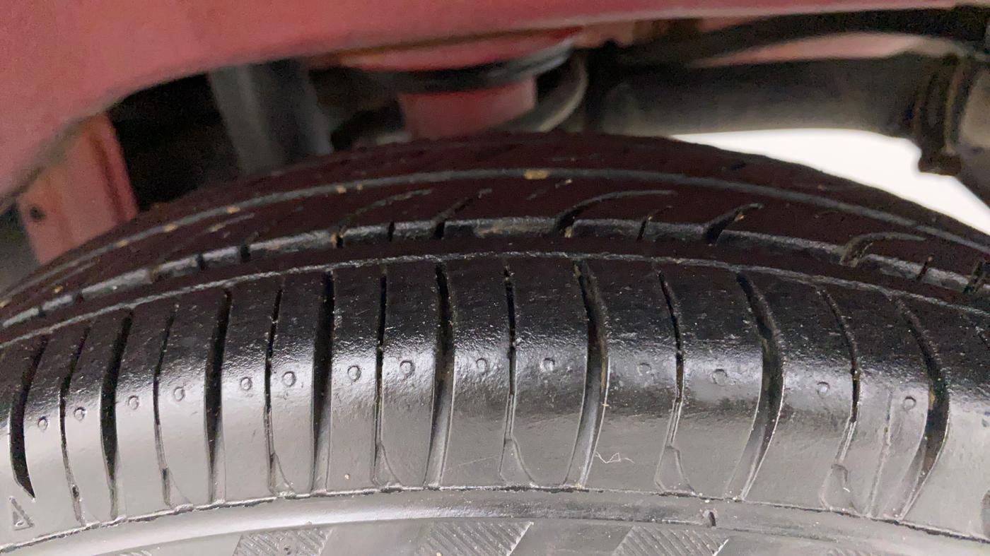 2017 Maruti Alto 800 LXI, Petrol, Manual, 64,509 km, Left Rear Tyre Tread