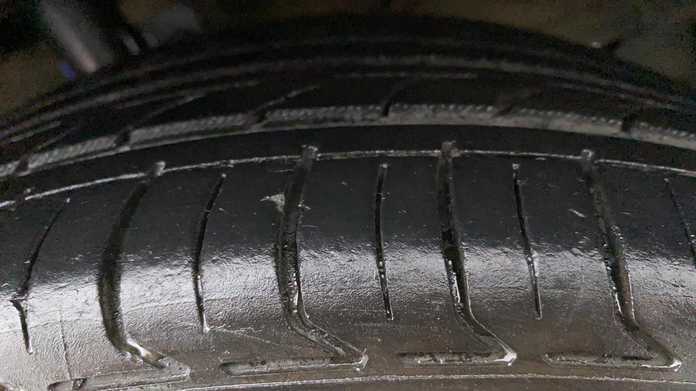 2016 Maruti Baleno ALPHA PETROL 1.2, Petrol, Manual, 1,14,314 km, Right Front Tyre Tread