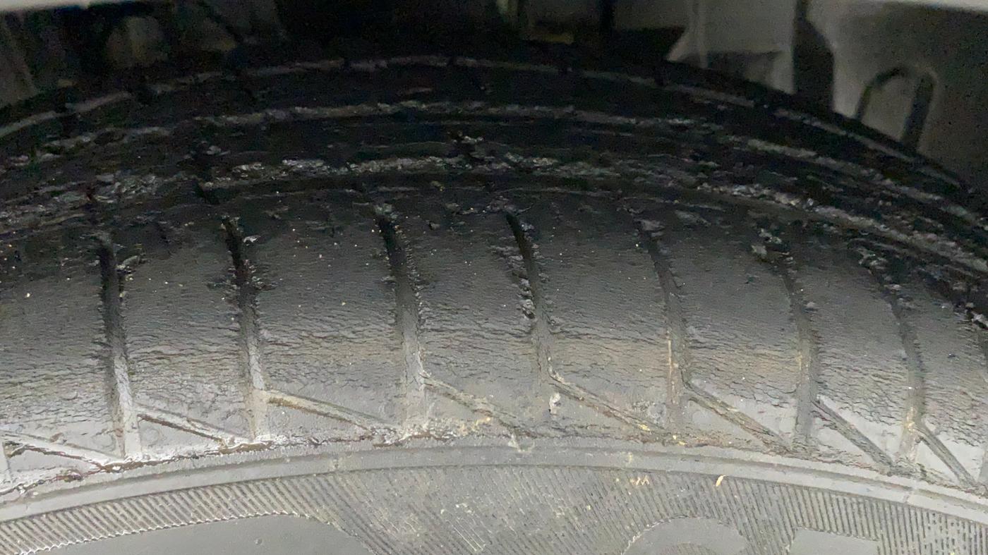 2019 Renault TRIBER RXT, Petrol, Manual, 26,358 km, Right Front Tyre Tread
