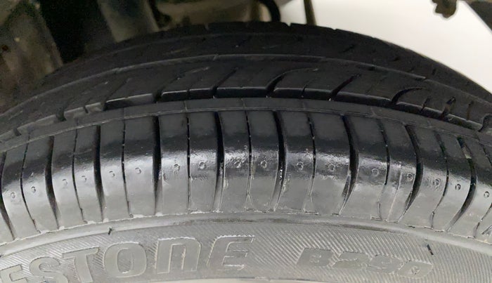 2016 Maruti Alto 800 LXI, Petrol, Manual, 49,703 km, Left Rear Tyre Tread