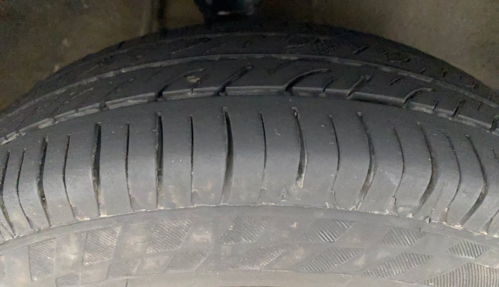 2016 Maruti Alto 800 LXI, Petrol, Manual, 49,703 km, Right Front Tyre Tread