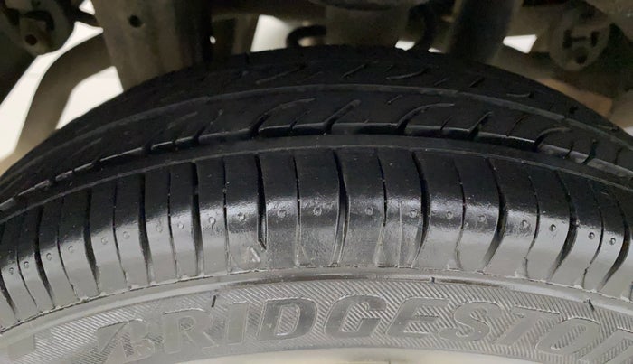 2016 Maruti Alto 800 LXI, Petrol, Manual, 49,703 km, Right Rear Tyre Tread
