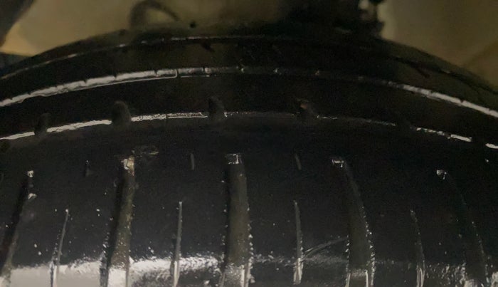 2020 Hyundai Grand i10 SPORTZ 1.2 KAPPA VTVT, Petrol, Manual, 17,111 km, Left Front Tyre Tread