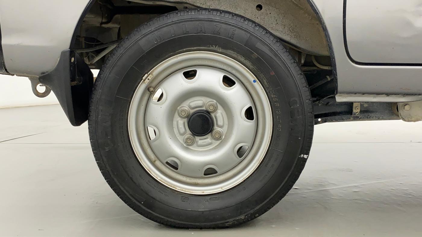 2020 Maruti Eeco 5 STR CNG WITH HTR, CNG, Manual, 22,384 km, Right Rear Wheel