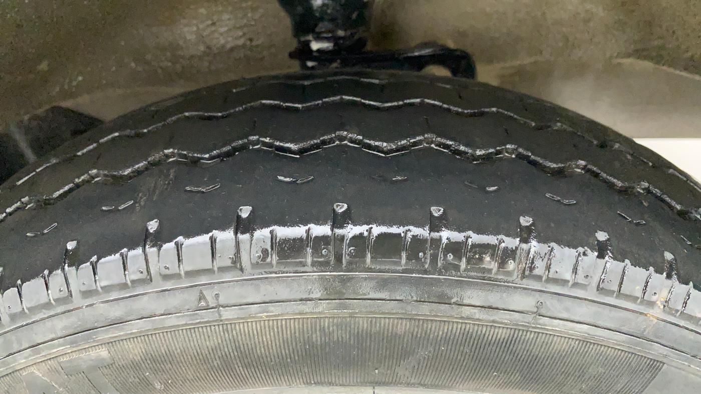 2020 Maruti Eeco 5 STR CNG WITH HTR, CNG, Manual, 22,384 km, Right Front Tyre Tread