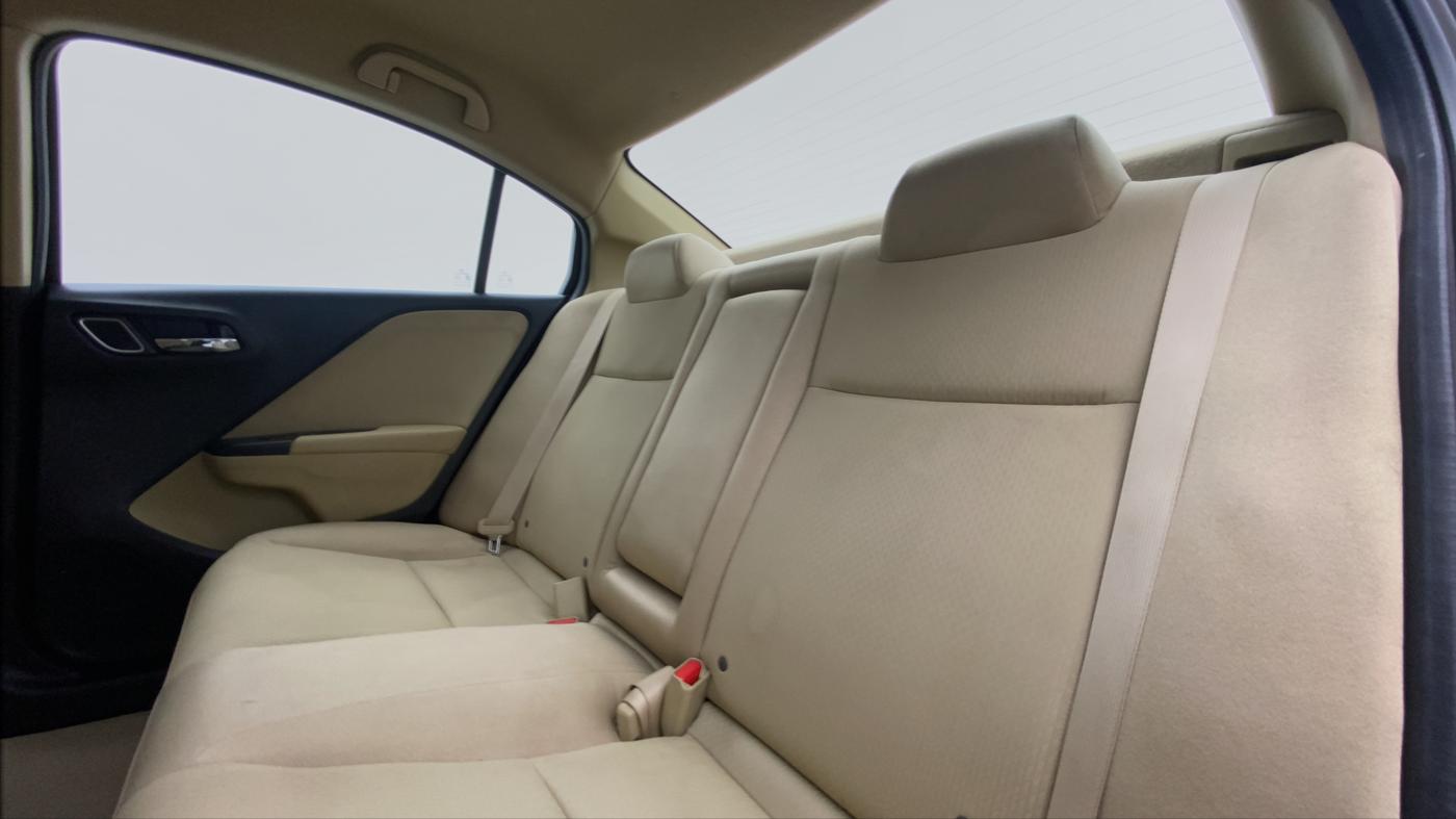 2017 Honda City V MT DIESEL, Diesel, Manual, 73,129 km, Right Side Rear Door Cabin