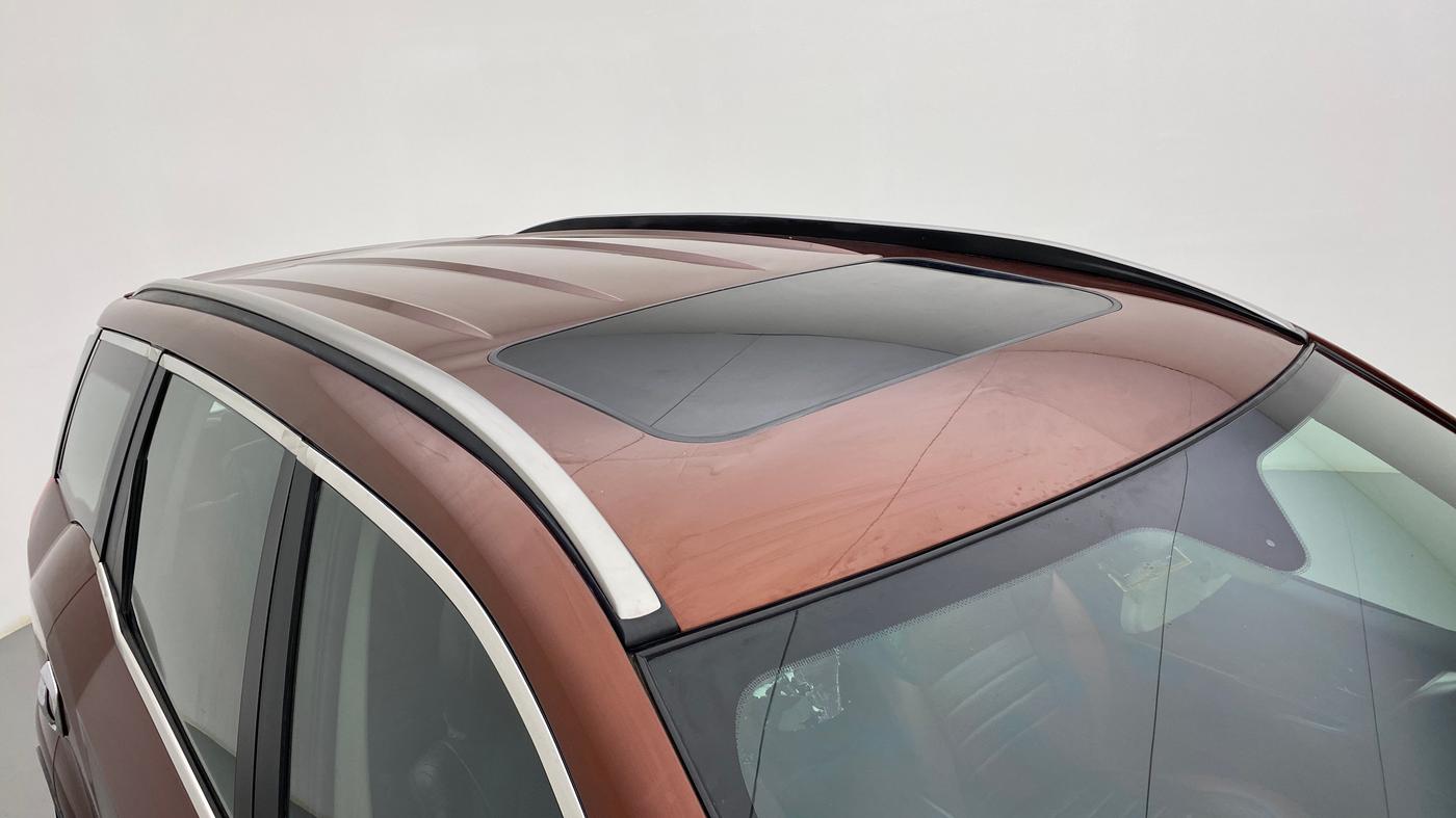 2018 Mahindra XUV500 W9, Diesel, Manual, 1,15,294 km, Roof