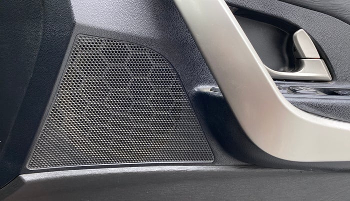 2018 Mahindra XUV500 W9, Diesel, Manual, 1,15,294 km, Speaker