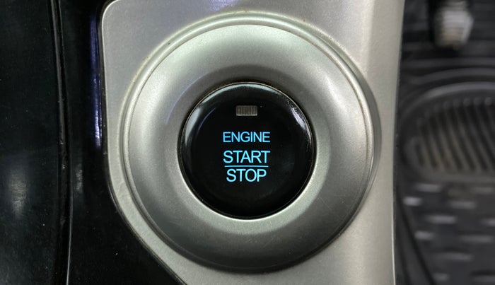 2018 Mahindra XUV500 W9, Diesel, Manual, 1,15,294 km, Keyless Start/ Stop Button