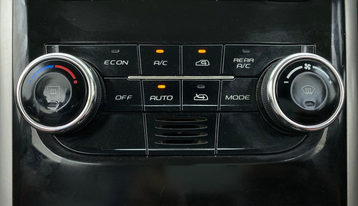 2018 Mahindra XUV500 W9, Diesel, Manual, 1,15,294 km, Automatic Climate Control