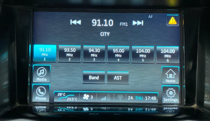 2018 Mahindra XUV500 W9, Diesel, Manual, 1,15,294 km, Infotainment System