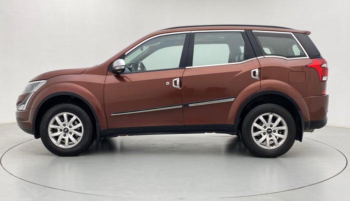 2018 Mahindra XUV500 W9, Diesel, Manual, 1,15,294 km, Left Side
