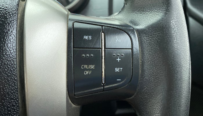 2018 Mahindra XUV500 W9, Diesel, Manual, 1,15,294 km, Adaptive Cruise Control