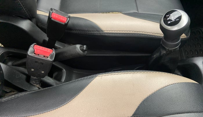 2013 Maruti Wagon R 1.0 VXI, Petrol, Manual, 54,959 km, Gear Lever